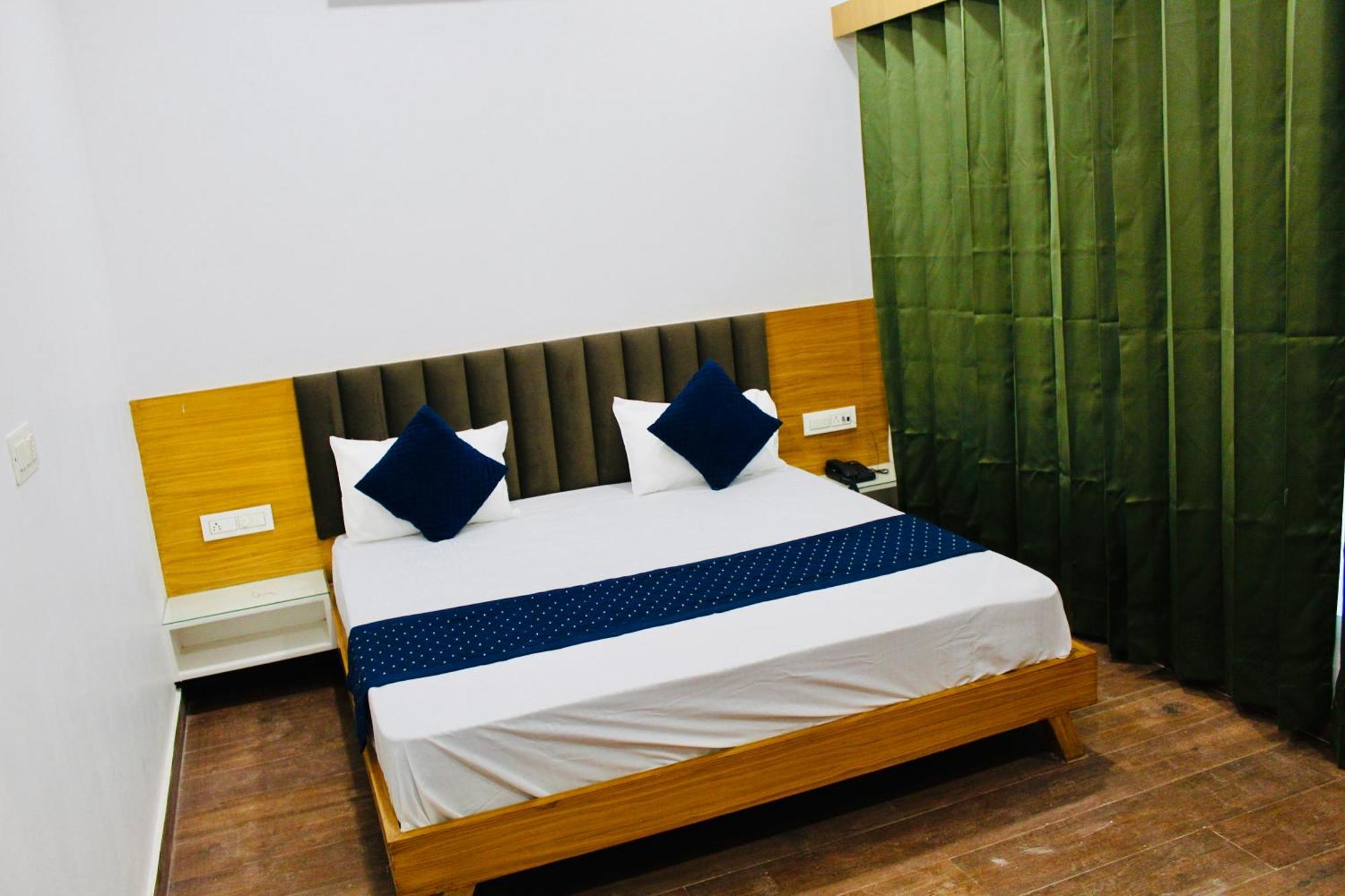 The Loya Hotel Muktsar Exterior photo