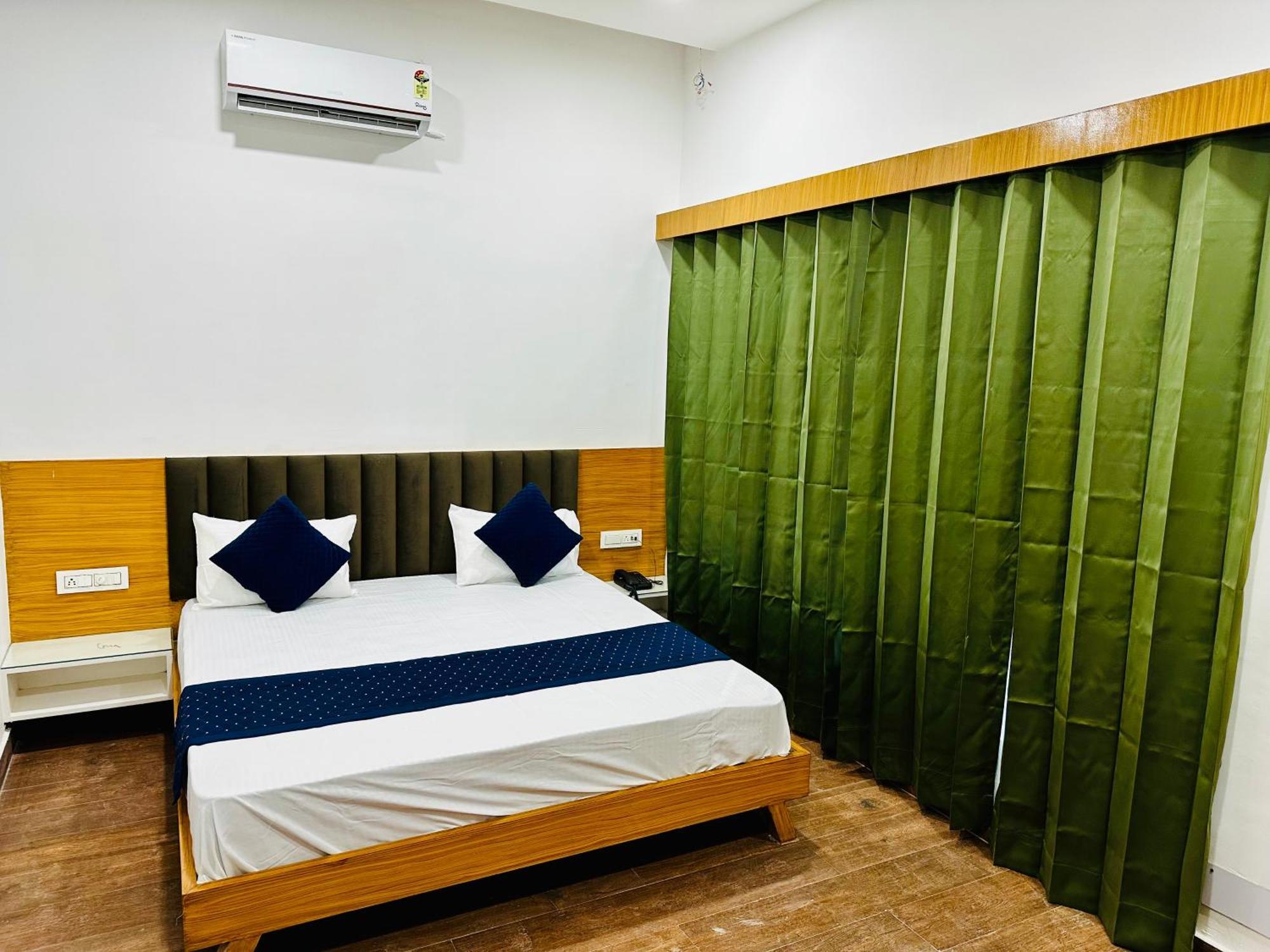 The Loya Hotel Muktsar Exterior photo