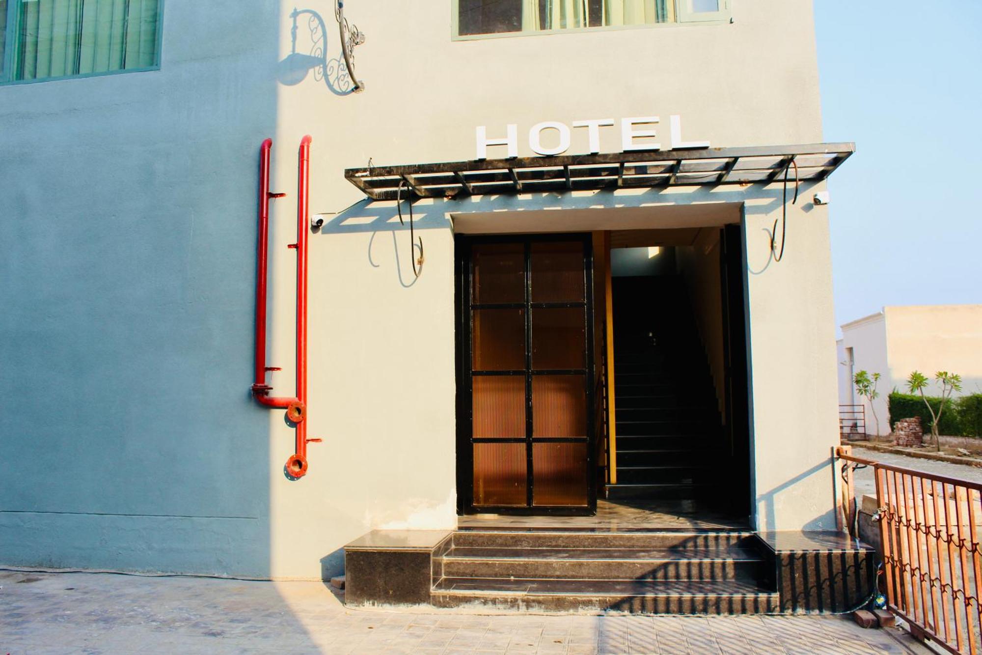 The Loya Hotel Muktsar Exterior photo