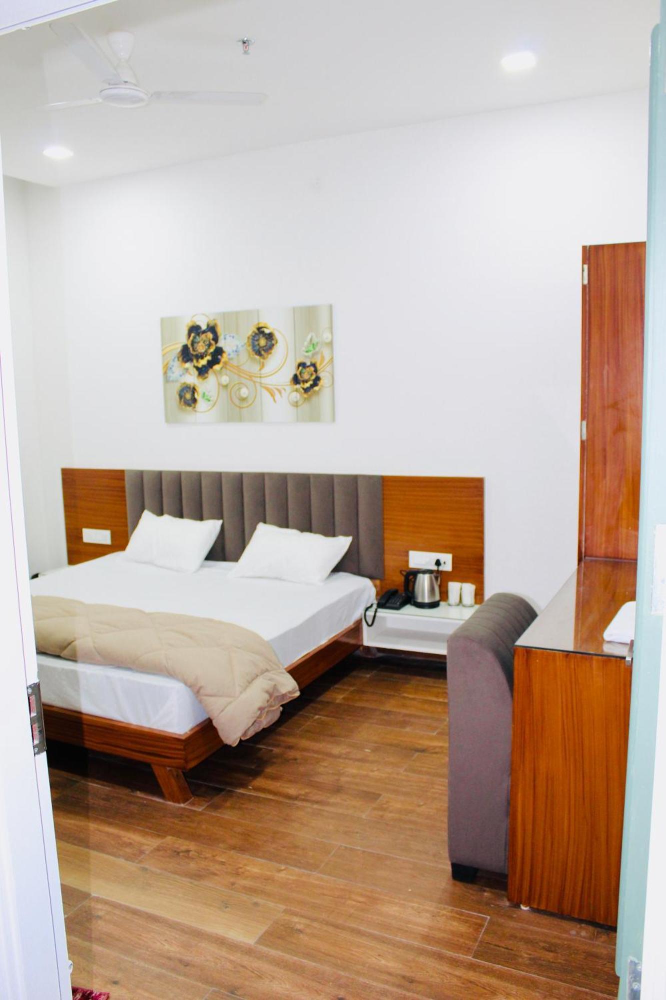 The Loya Hotel Muktsar Exterior photo
